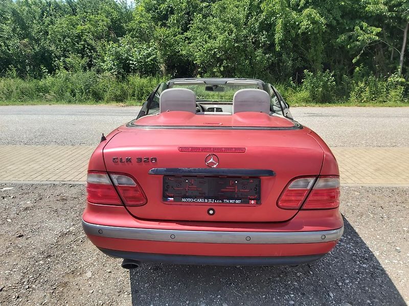 Mercedes-Benz CLK (1998)  320, 160 KW - fotka 22 z 41