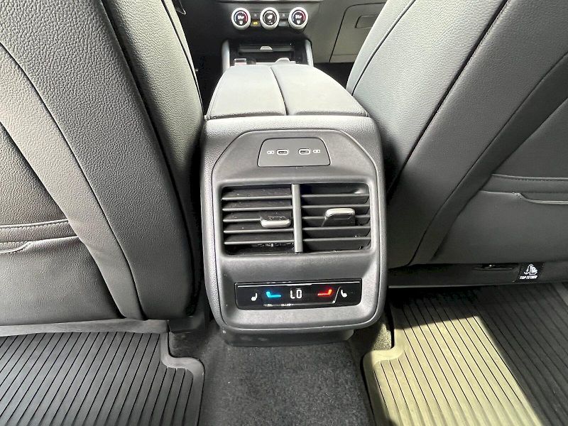 Škoda Superb (2025) 2.0 TDI 142kW 4x4 L&K Combi DS - fotka 11 z 32