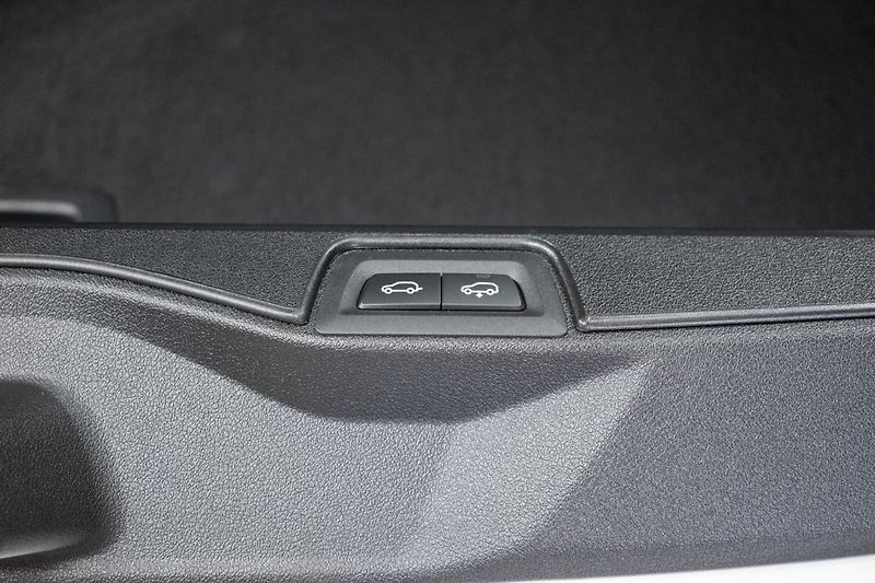 BMW X5 xDrive50e ZÁRUKA*AIR*TANŽÉ*ČR - fotka 44 z 47
