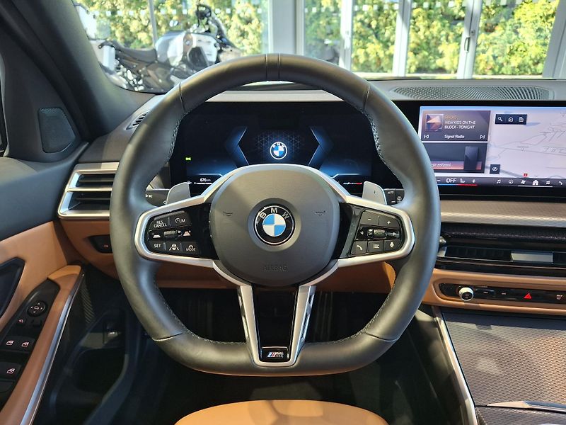 BMW Řada 3 320d xDrive Touring M-Sport - fotka 12 z 37