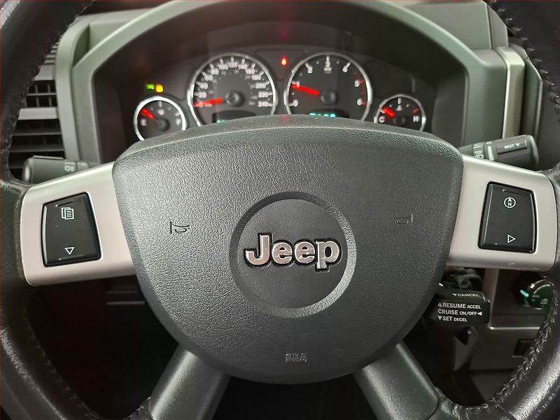 Jeep Cherokee (2010) 2.8 CRD, 4X4, Automat - fotka 19 z 20