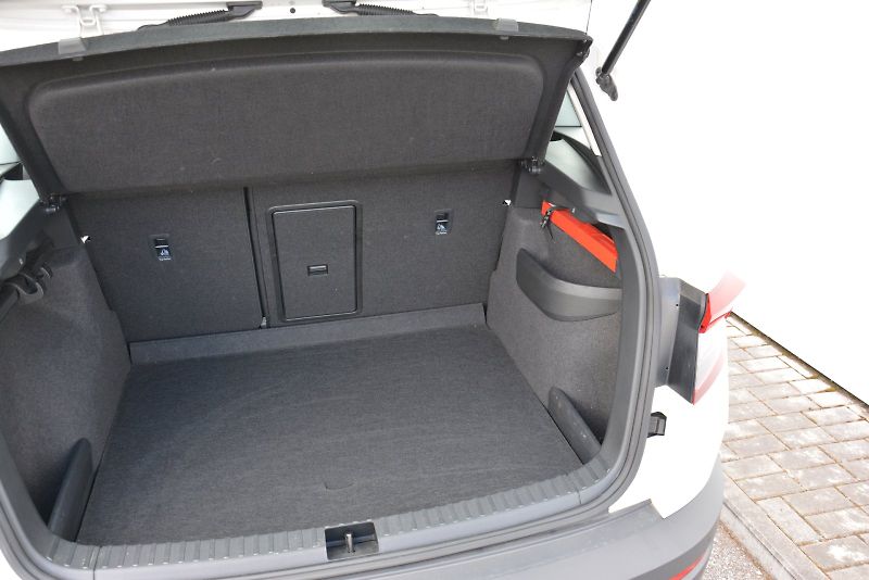 Škoda Karoq (2021) 1.0 TSI 81 kW Ambition - fotka 11 z 27