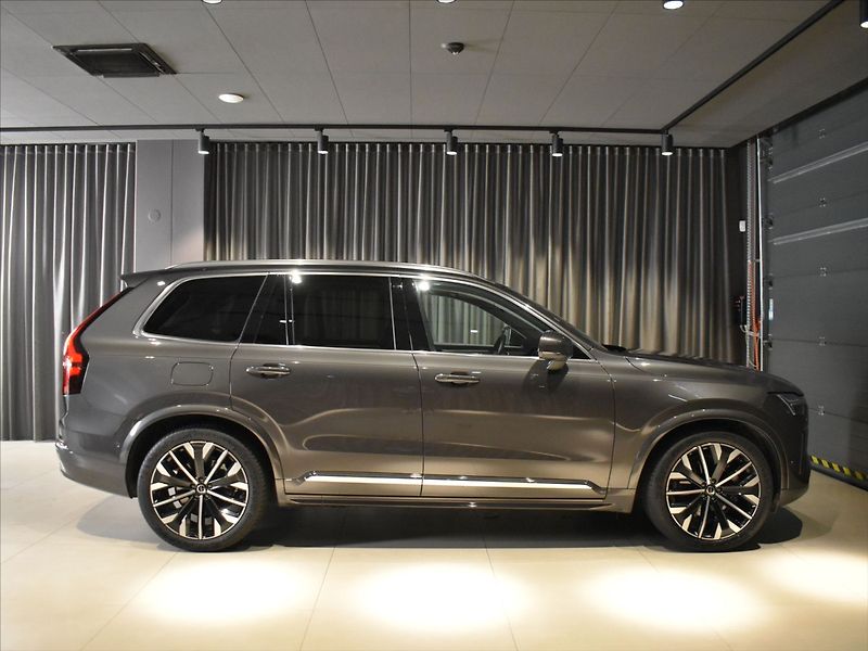Volvo XC90 2,0 B5 AWD Ultra vzduch,Pano - fotka 3 z 27