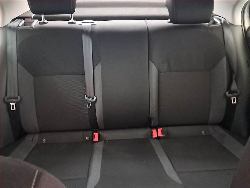 Škoda Rapid (2013) Ambition 1.2 TSI, Serv.kniha - fotka 10 z 16