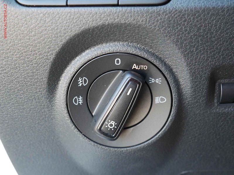 Škoda Fabia (2015) 1.2 TSI, ČR, LED, AC, temp - fotka 18 z 19
