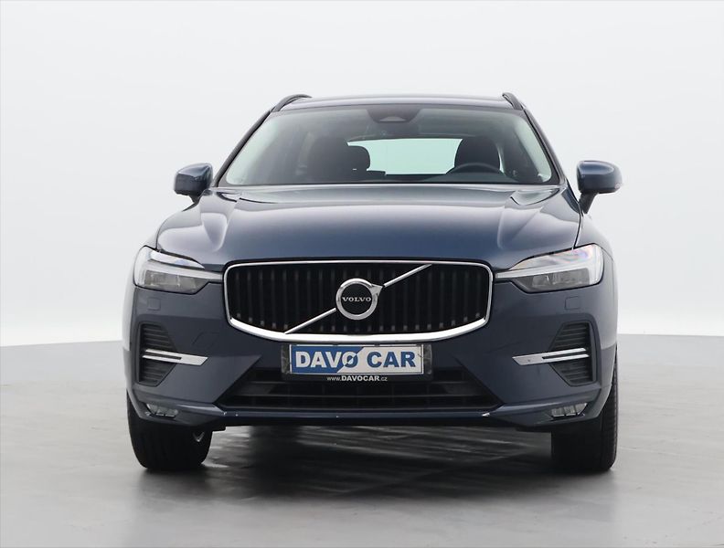 Volvo XC60 2,0 B4 145KW AWD MOMENTUM - fotka 2 z 40