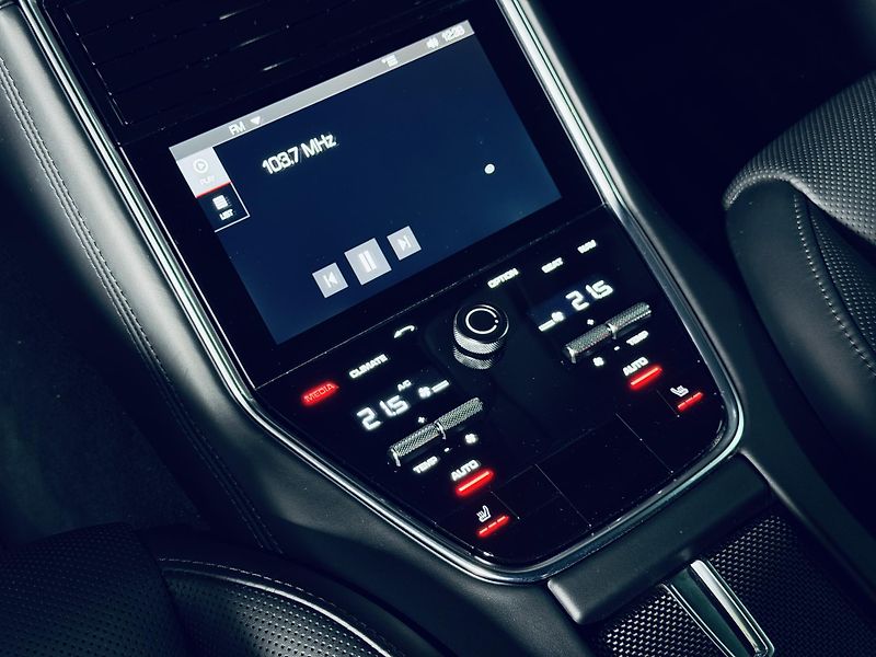 Porsche Panamera (2017) 4S*DIESEL*CHRONO*CARBON* - fotka 40 z 43
