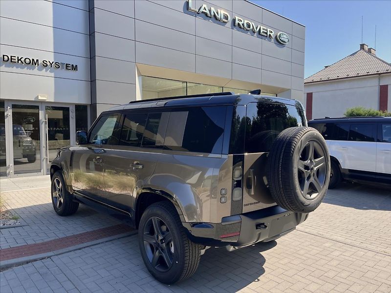 Land Rover Defender (2026) 3,0 110 X-Dynamic SE D250 AWD - fotka 6 z 19