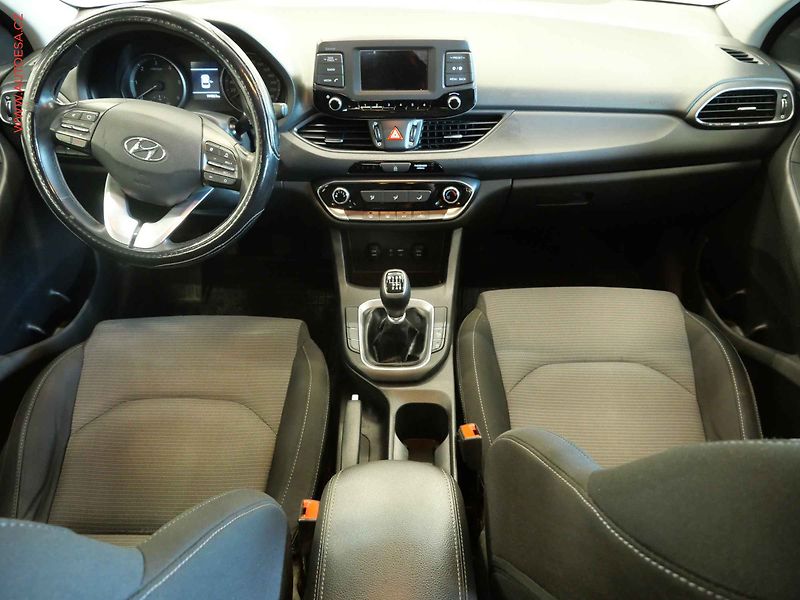 Hyundai i30 (2017) 1.6 CRDi, ČR, AC, temp - fotka 8 z 21