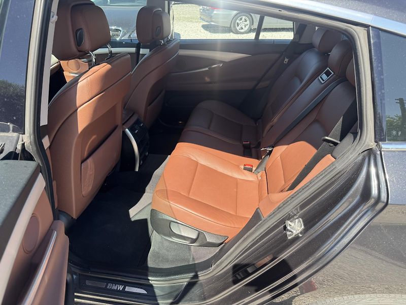 BMW Řada 5 (2010) 530D,GT,X-DRIVE,rezervace - fotka 24 z 44