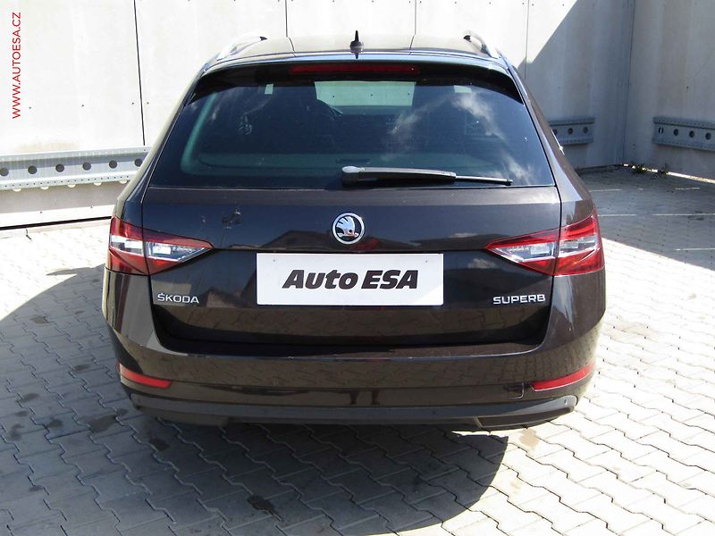 Škoda Superb (2016) 2.0 TDi, Style, DSG, TZ - fotka 5 z 20