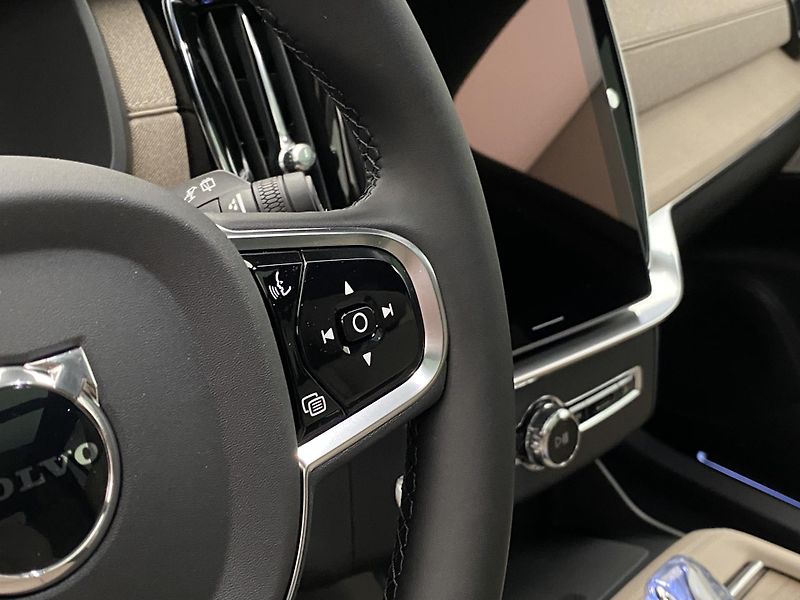 Volvo XC90 B5 AWD DARK ULTRA AUT CZ 7m - fotka 21 z 66