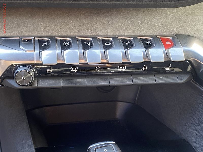 Peugeot 3008 (2019) 2.0 HDi, GT, AT, LED, navi - fotka 15 z 18