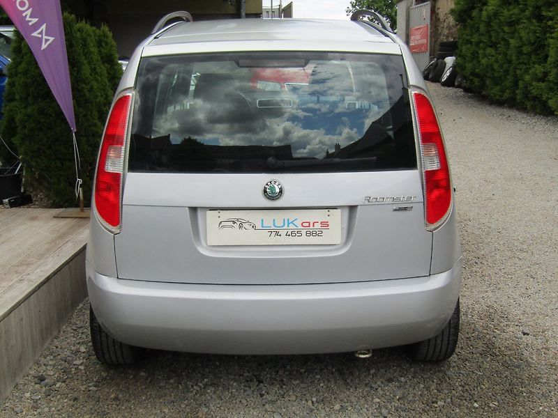 Škoda Roomster (2007) 1.6 16V 77kW - fotka 12 z 36