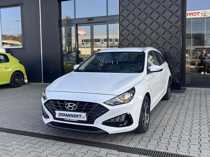 Hyundai i30 COMFORT 1.5 DPI 81 kW    - fotografie inzerátu
