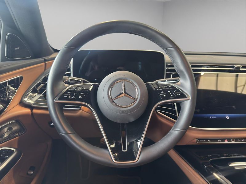Mercedes-Benz Třídy E (2025) E 450 D 4MATIC - fotka 10 z 23
