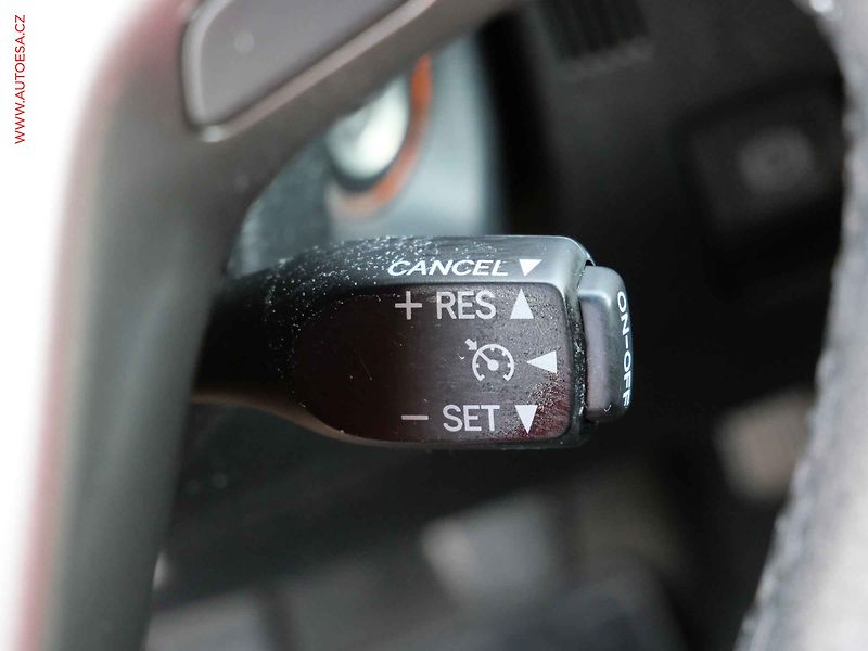 Toyota Avensis (2009) 1.8i, ČR, AC - fotka 14 z 19