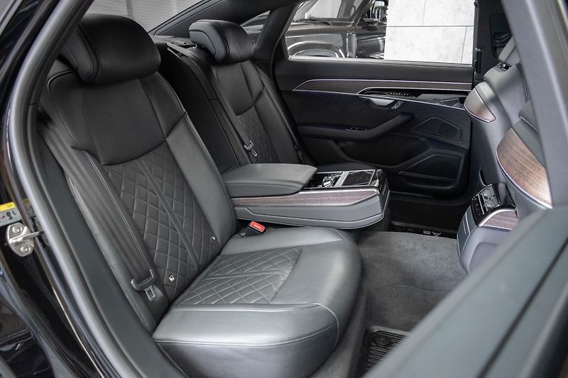 Audi A8 55 TFSI LONG*ZÁRUKA*N.TOPENÍ* - fotka 14 z 51