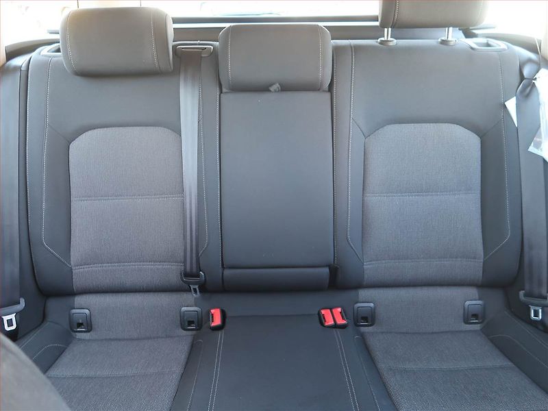 Volkswagen Passat (2019) 2.0 TDI, Tempomat - fotka 10 z 17