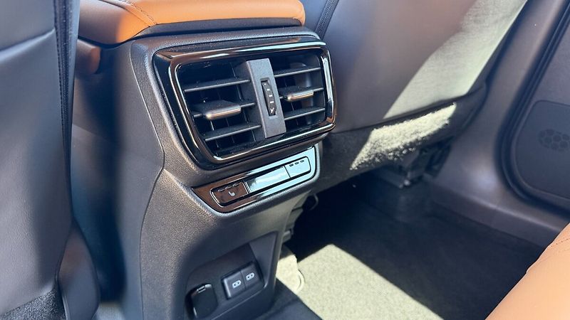 Lexus NX 450h plus 450H+ 2,5 PHEV PRESTIGE - fotka 17 z 30