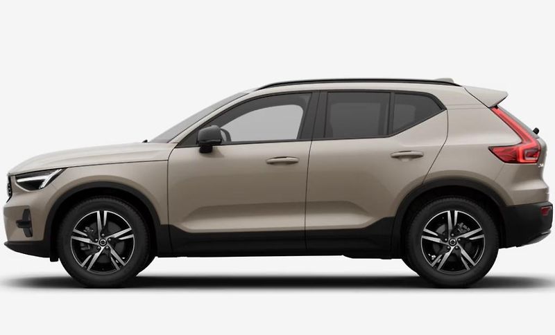 Volvo XC40 (2026) B3 AUT DARK PLUS - fotka 6 z 18