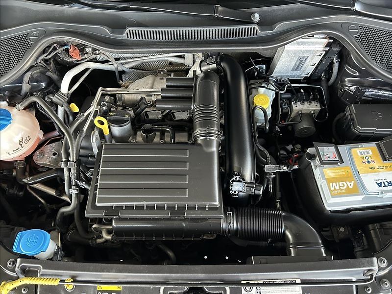 Volkswagen Polo 1,2   TSI,LOUNGE,2.MAJ,SERVISK - fotka 23 z 25