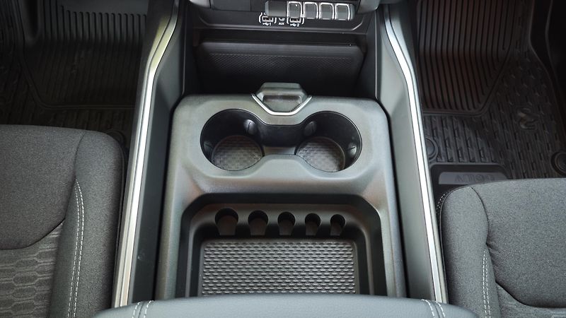Dodge RAM (2026) 1500, 5.7 V8  Bighorn MY26 - fotka 40 z 50
