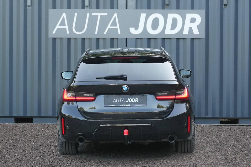 BMW Řada 3 330d xDrive, Tažné, Kamera - fotka 6 z 37