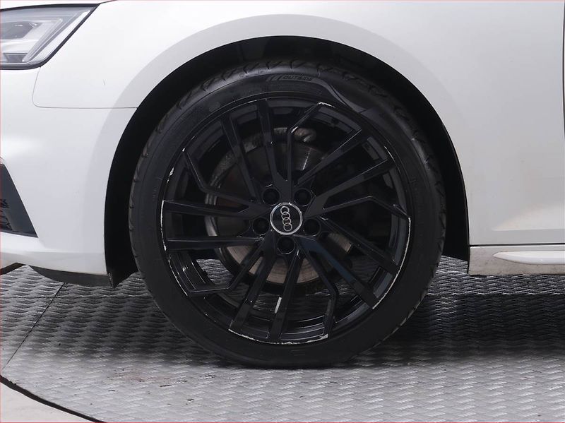 Audi A4 (2018) 40 TFSI, Automat, Navi - fotka 15 z 24