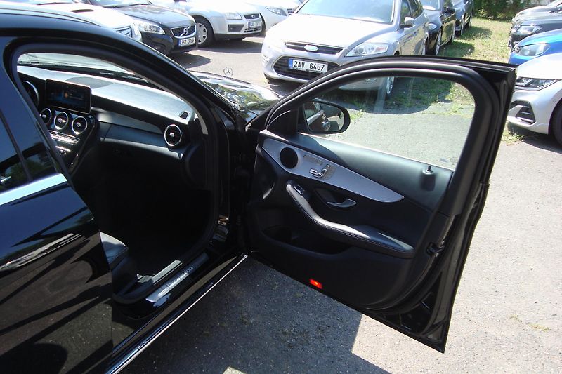 Mercedes-Benz Třídy C (2021) 220D,143kW, Exclusivce,S.kniha - fotka 50 z 92