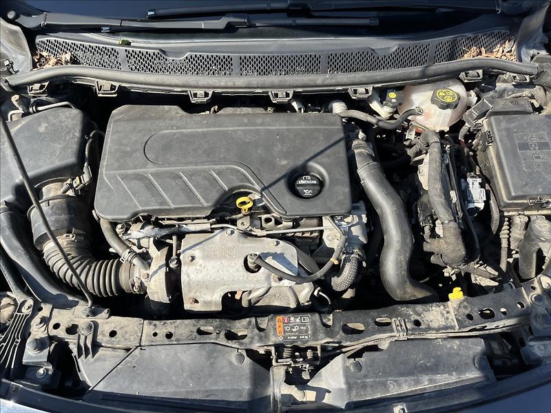 Opel Astra 1,6 CDTi + KLIMA NAVI SERVIS - fotka 31 z 42