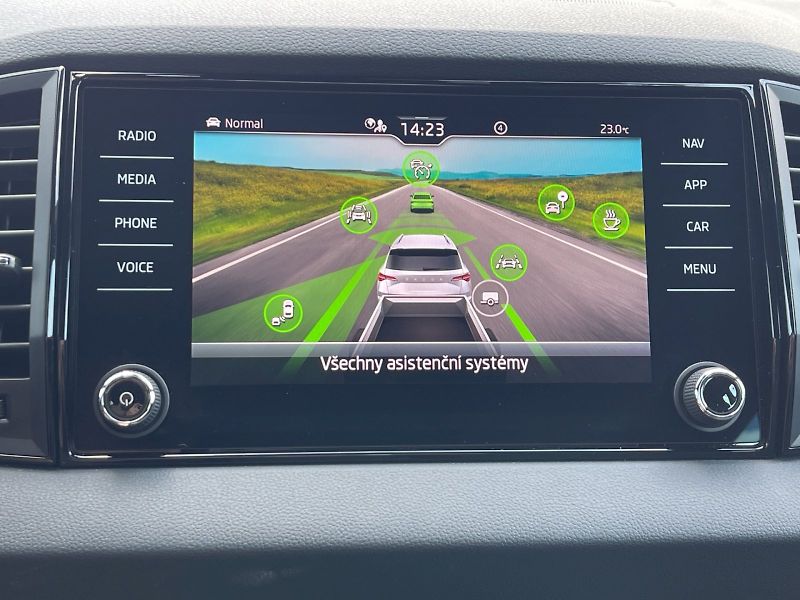 Škoda Karoq (2024) 2.0 TDI 110 kW 4x4 DSG SportLi - fotka 15 z 35