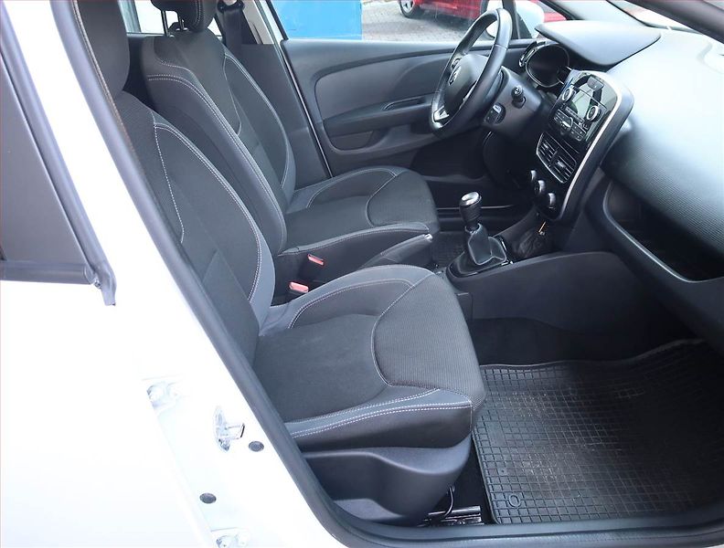 Renault Clio (2017) 1.2 16V, Tempomat - fotka 9 z 14