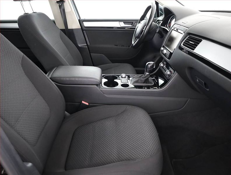 Volkswagen Touareg (2015) 3.0 TDI, 4X4, Automat, Navi - fotka 7 z 20