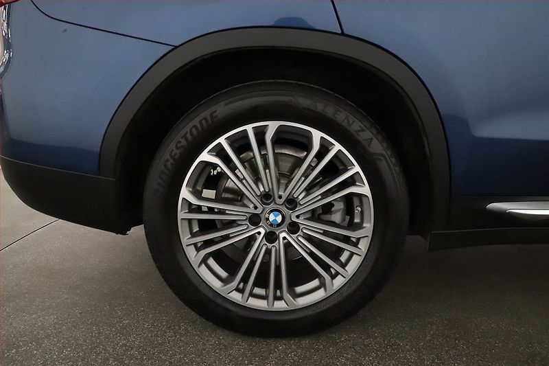 BMW X3 (2018) Luxury line xDrive20d - fotka 12 z 20