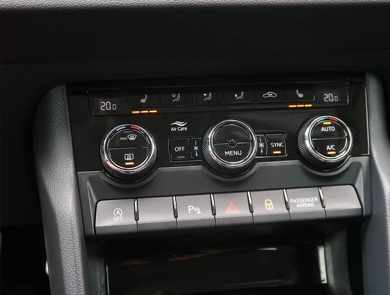 Škoda Karoq (2021) Style 1.5 TSI - fotka 19 z 29