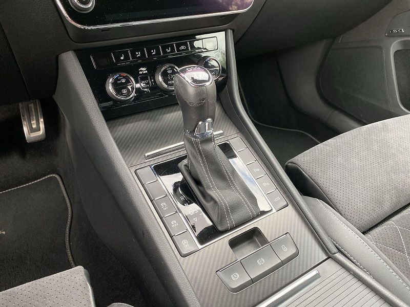 Škoda Superb (2021) Combi 2.0 TDI 4x4 DSG Sportlin - fotka 28 z 40