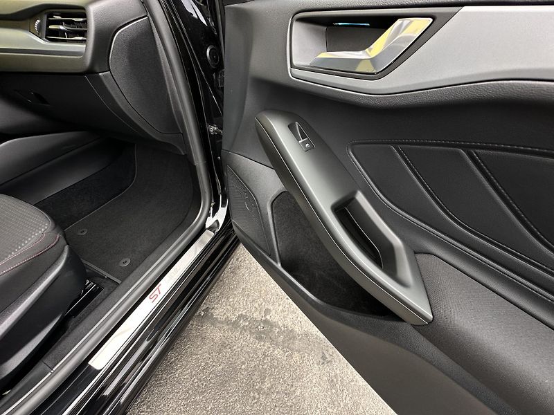Ford Focus (2022) ST Line 1.0/92kW*1.Maj. *LED* - fotka 24 z 39