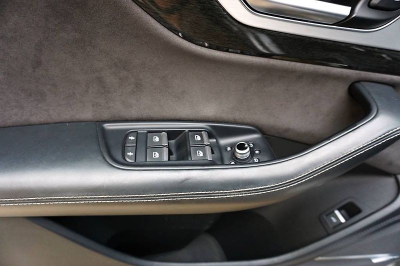 Audi Q7 (2016) S-LINE 3,0 TDI 200 kW - fotka 31 z 55