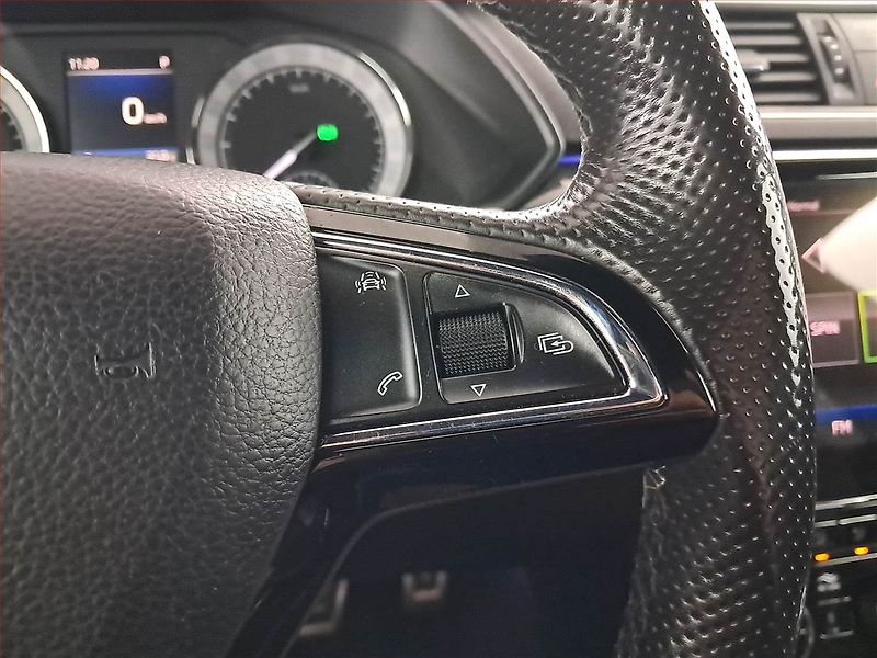 Škoda Superb (2018) Sportline 2.0 TDI, Automat - fotka 19 z 20