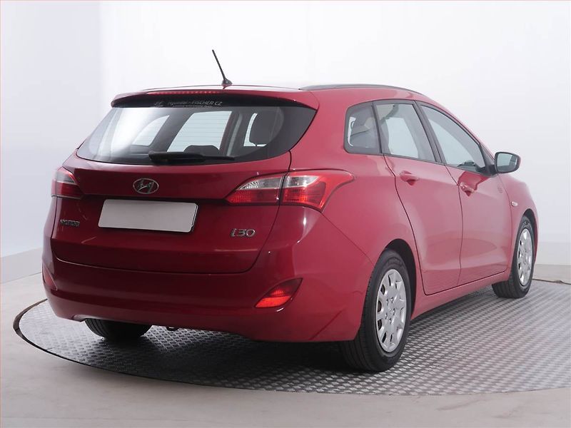 Hyundai i30 (2015) 1.6 MPI - fotka 5 z 14