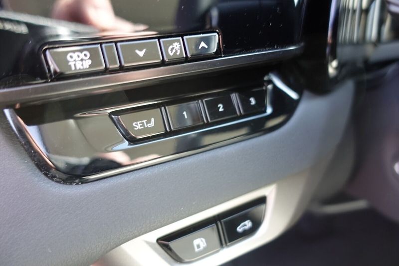 Lexus RX 450h plus RX450h+ Executive Plus - fotka 21 z 37