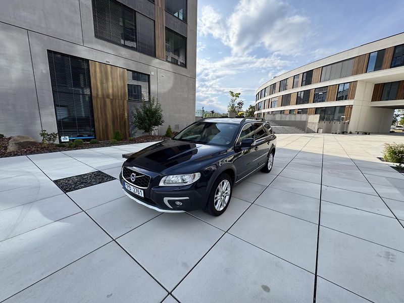 Volvo XC70 D5 SUMMUM 4x4 TAŽNÉ  - fotka 7 z 45