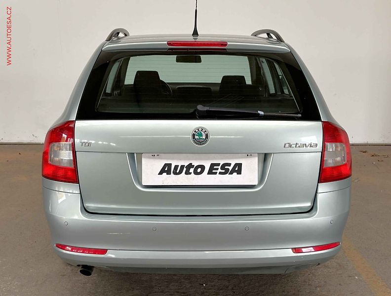 Škoda Octavia (2010) 1.6 TDI, STK10/28 - fotka 5 z 14