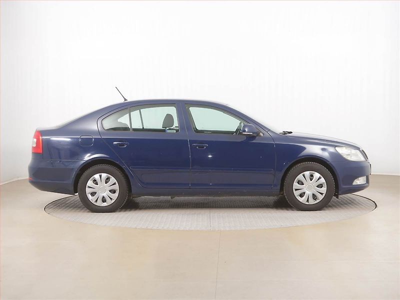 Škoda Octavia (2011) 1.2 TSI, po STK, dobrý stav - fotka 6 z 15