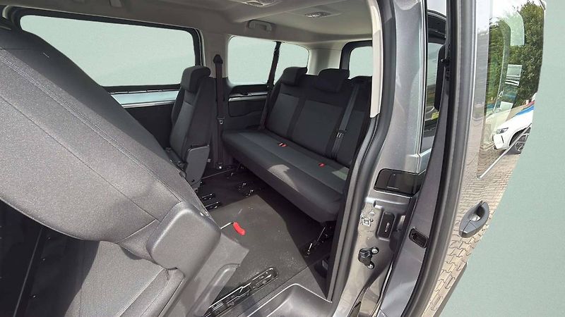 Opel Vivaro (2026) L2 (L) Combi 2.2 CDTi 180k AT8 - fotka 20 z 25
