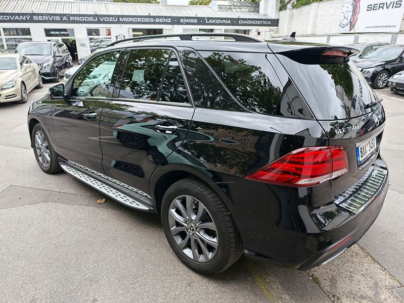 Mercedes-Benz GLE 350d 4M Plná výbava,2.maj - fotka 8 z 34