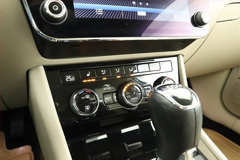 Škoda Superb (2020) Laurin&Klement 2.0 TDI - fotka 14 z 19