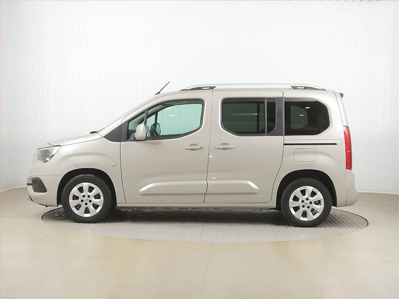 Opel Combo (2020) Enjoy 1.2 Turbo, 5Míst, ČR - fotka 3 z 16