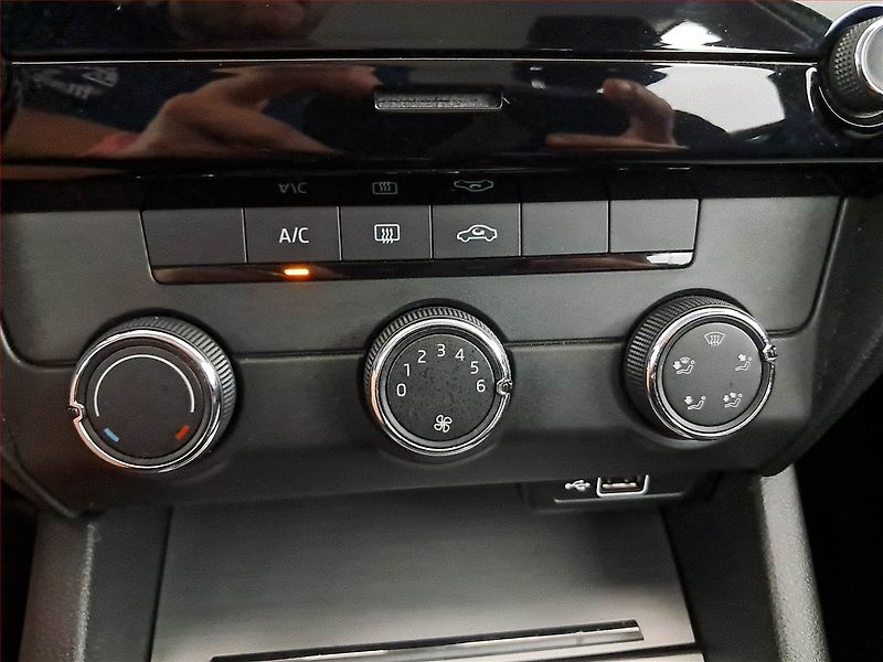 Škoda Octavia (2018) Ambition 1.6 TDI, ČR,1.maj - fotka 11 z 18